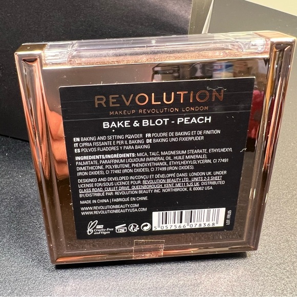 Revolution Bake & Blot Powder - Peach - Picture 4 of 4